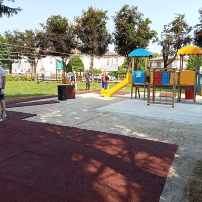 Posa rotoli di corteccia